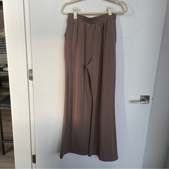 🌟TWO PIECE🌟Light Brown Lounge Set, Small - Picture 8 of 8